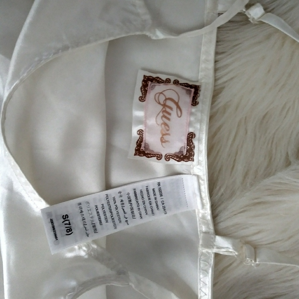 Guess Top